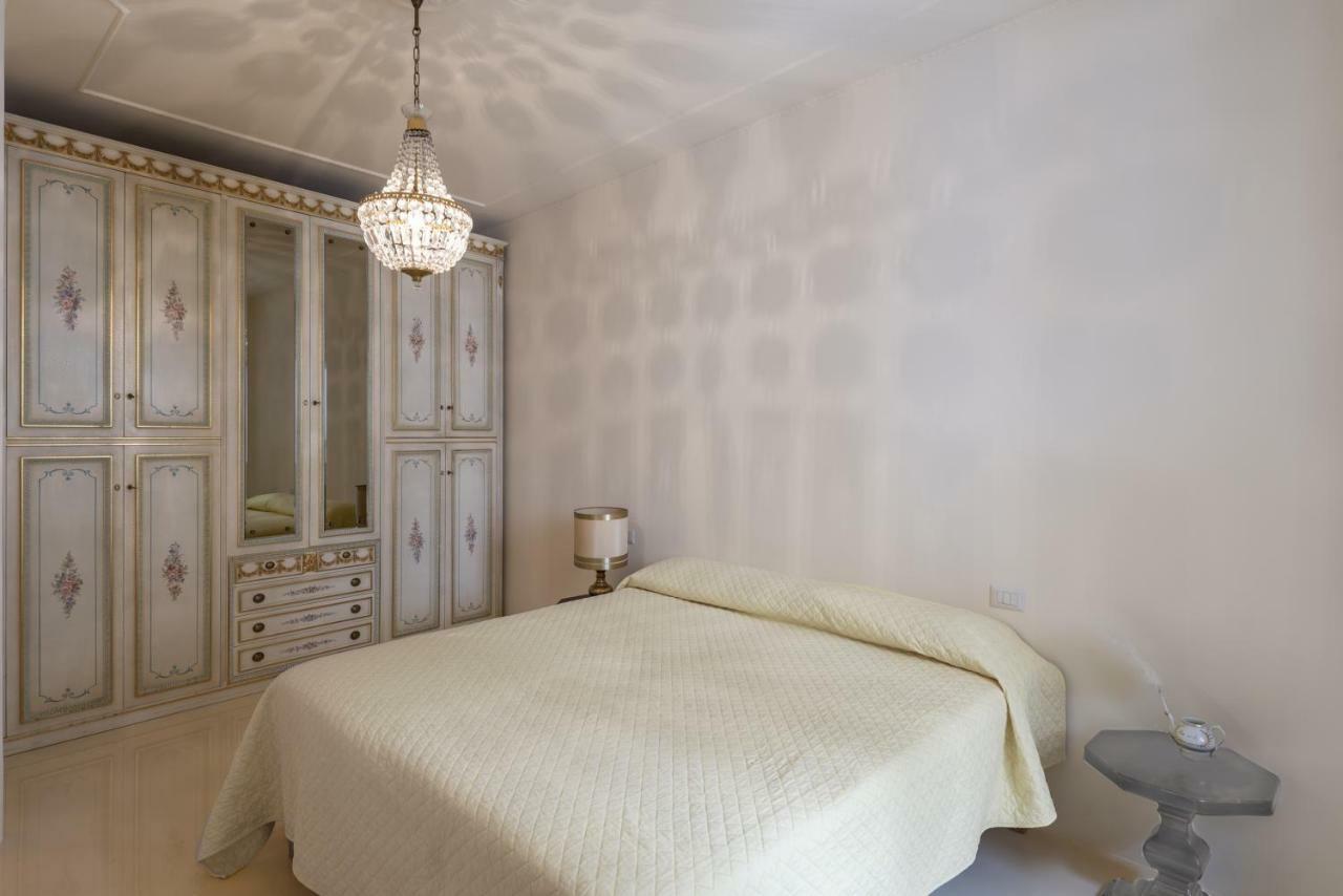 Elegant Historic Large House On Lake Como Appartement Gravedona Buitenkant foto