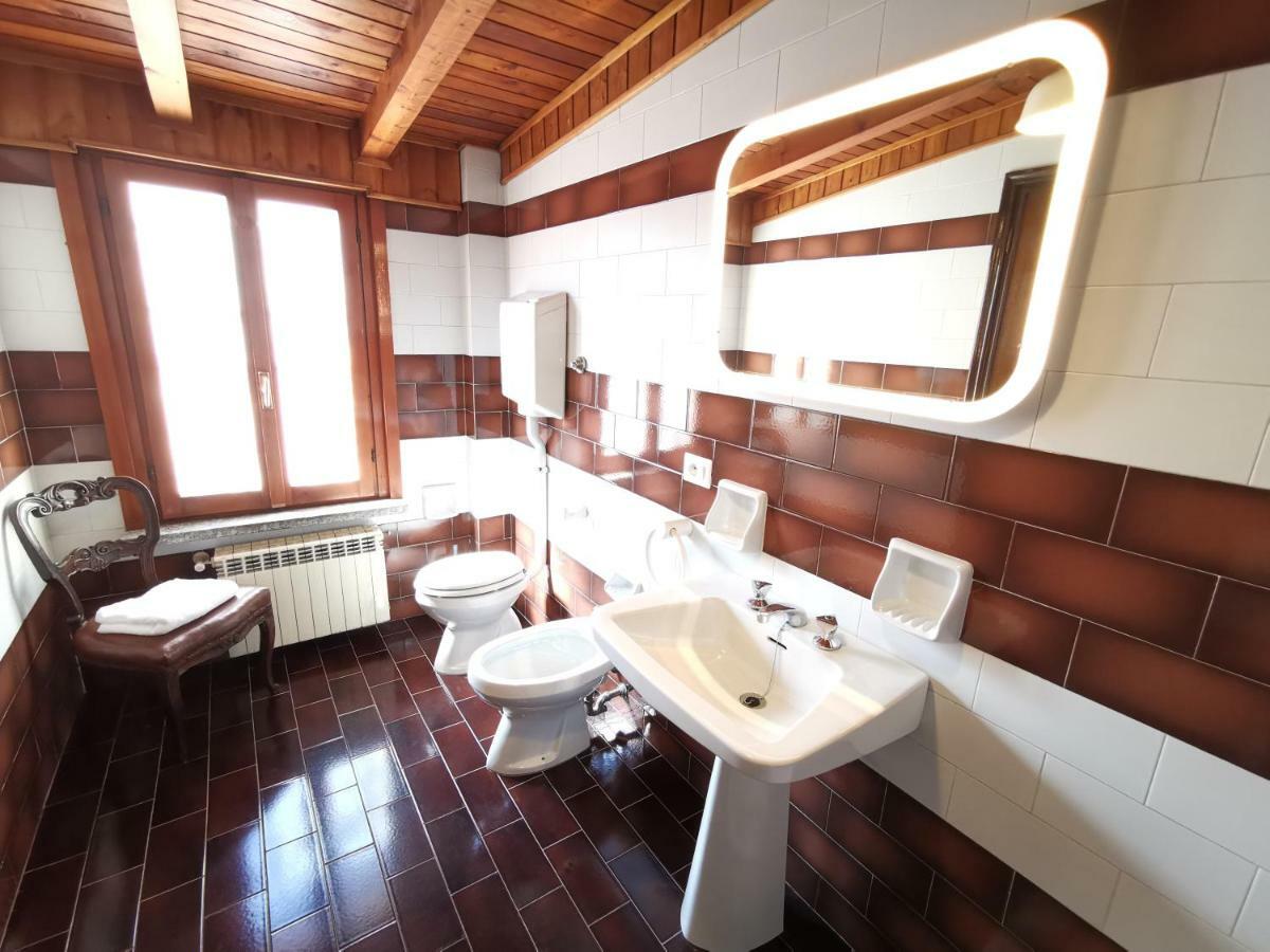 Elegant Historic Large House On Lake Como Appartement Gravedona Buitenkant foto